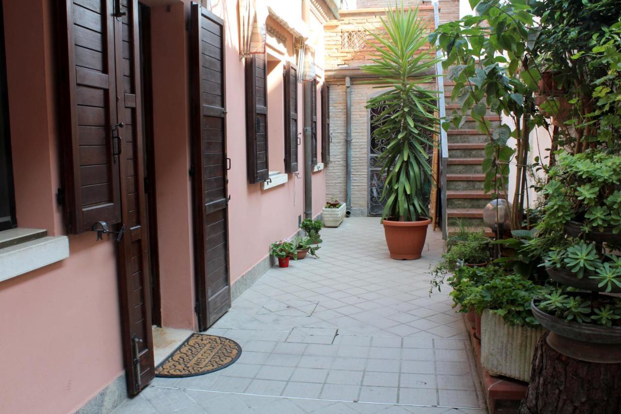 مبيت وإفطار كوماكيو Porta Del Carmine المظهر الخارجي الصورة