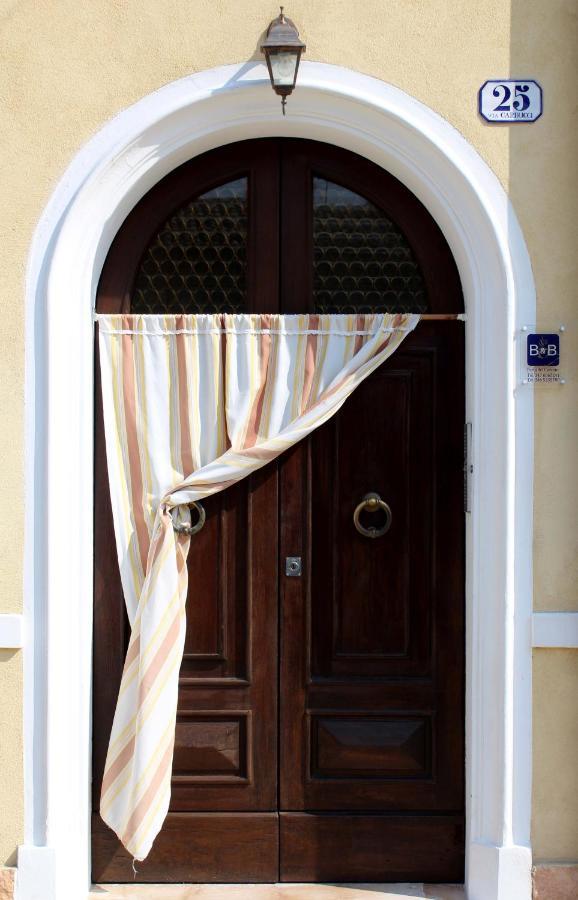 مبيت وإفطار كوماكيو Porta Del Carmine المظهر الخارجي الصورة